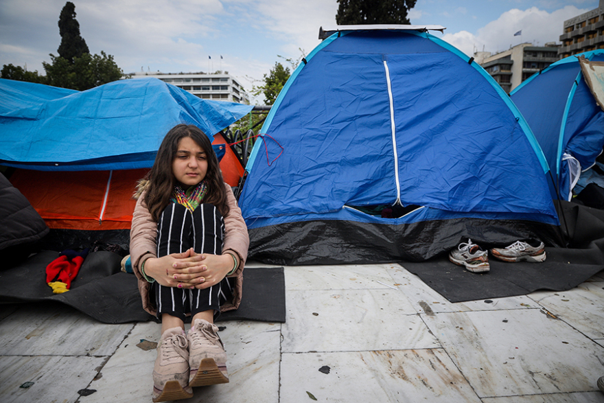 Αποχώρησαν οι μετανάστες από το Σύνταγμα - Βίτσας : Πρέπει να σέβονται τις αρχές της ελληνικής κοινωνίας