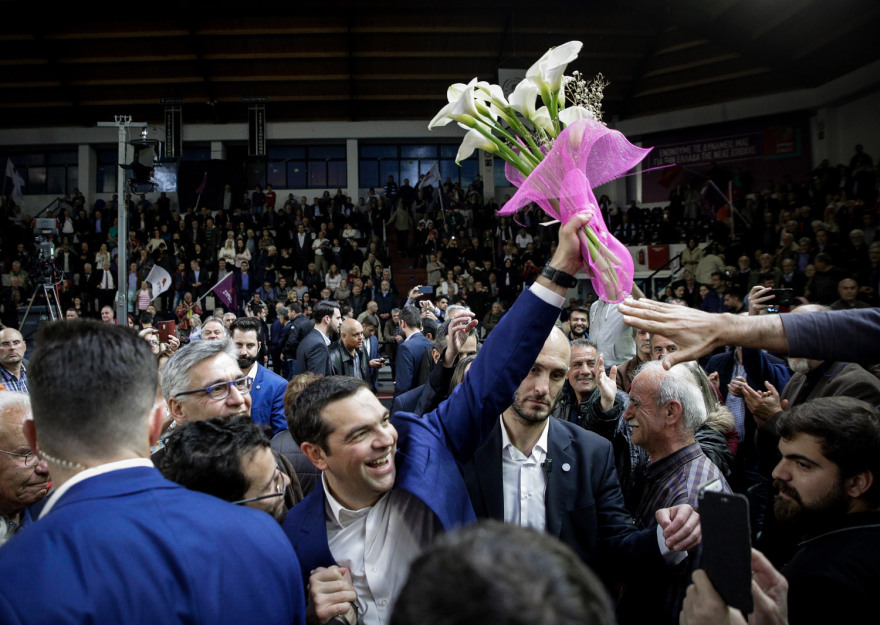  Το φιλί της Αχτσιόγλου στον Τσίπρα - Δείτε φωτογραφίες από την εκδήλωση στην Πάτρα