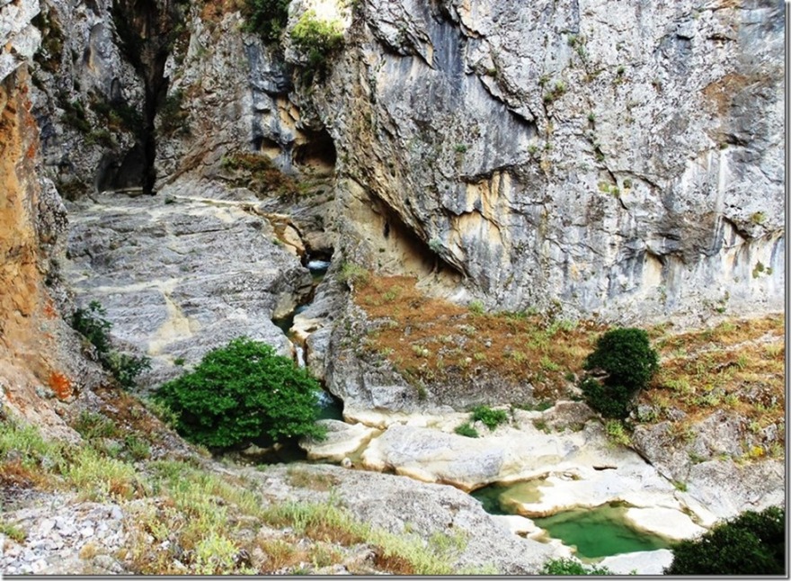 Ξυλόκαστρο: Ο όγκος του νερού έστειλε τους τρεις περιπατητές στον θάνατο