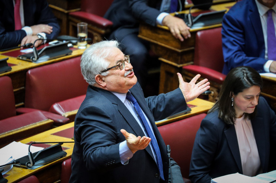 Μαλλιά-κουβάρια στη Βουλή για την Παιδεία - Γαβρόγλου: Δεν ήξερα ότι το ΚΚΕ είναι θρησκευόμενο - Παφίλης: Δεν θα ειρωνεύεστε!