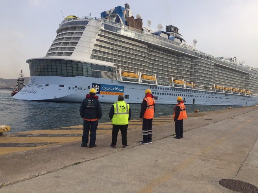 Στον Πειραιά το εντυπωσιακό κρουαζιερόπλοιο «Spectrum of the Seas»