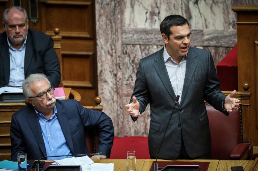 Τσίπρας καλύπτει Πολάκη: Είναι αψύς σαν Σφακιανός, μετατρέπω την πρόταση δυσπιστίας σε ψήφο εμπιστοσύνης 