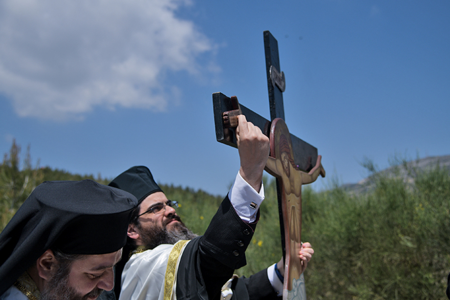 Με κατάνυξη η Αποκαθήλωση στην Ιερά Μονή Πεντέλης