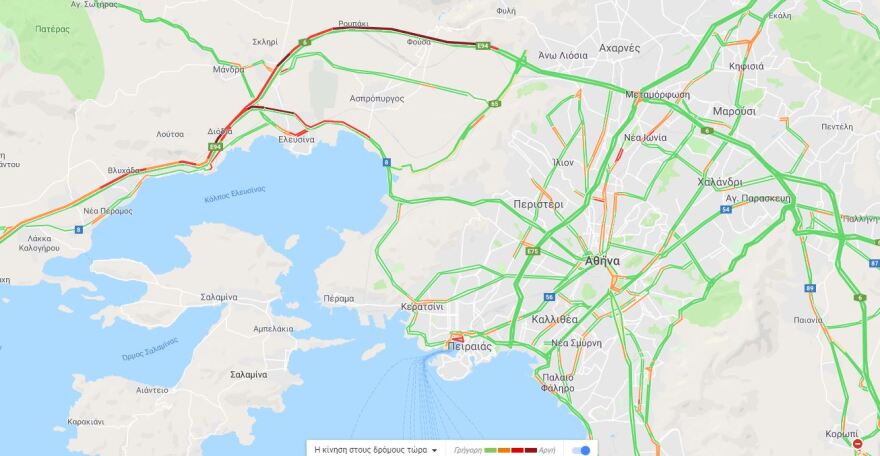 Κίνηση τώρα: Γολγοθάς για τους εκδρομείς και στις δύο εθνικές οδούς - Χάρτης: Ποια σημεία να προσέξετε