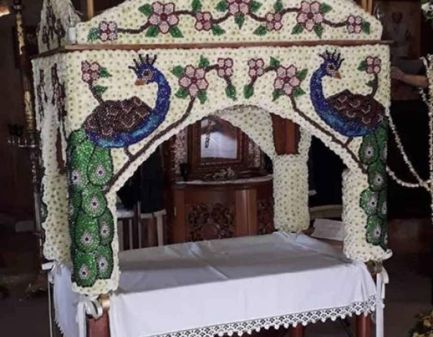 Ο Επιτάφιος στο Φόδελε χρειάστηκε δύο μήνες για να στολιστεί - Δείτε φωτογραφίες