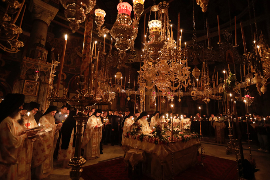 Άγιο Όρος: Κατάνυξη και δέος στην Ακολουθία του Επιταφίου της Μονής Ξενοφώντος