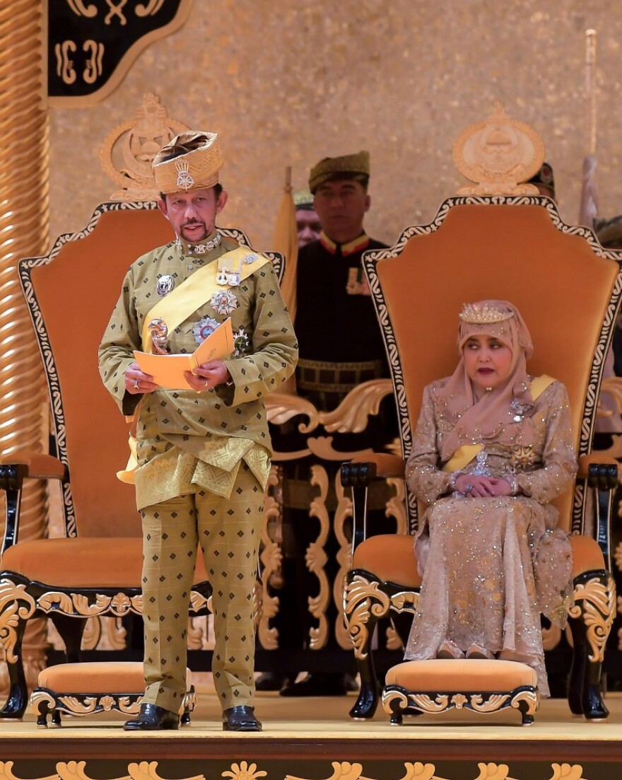 Σουλτάνος του Μπρουνέι: Ο κροίσος με τα αμύθητα πλούτη που επέβαλε τη σαρία