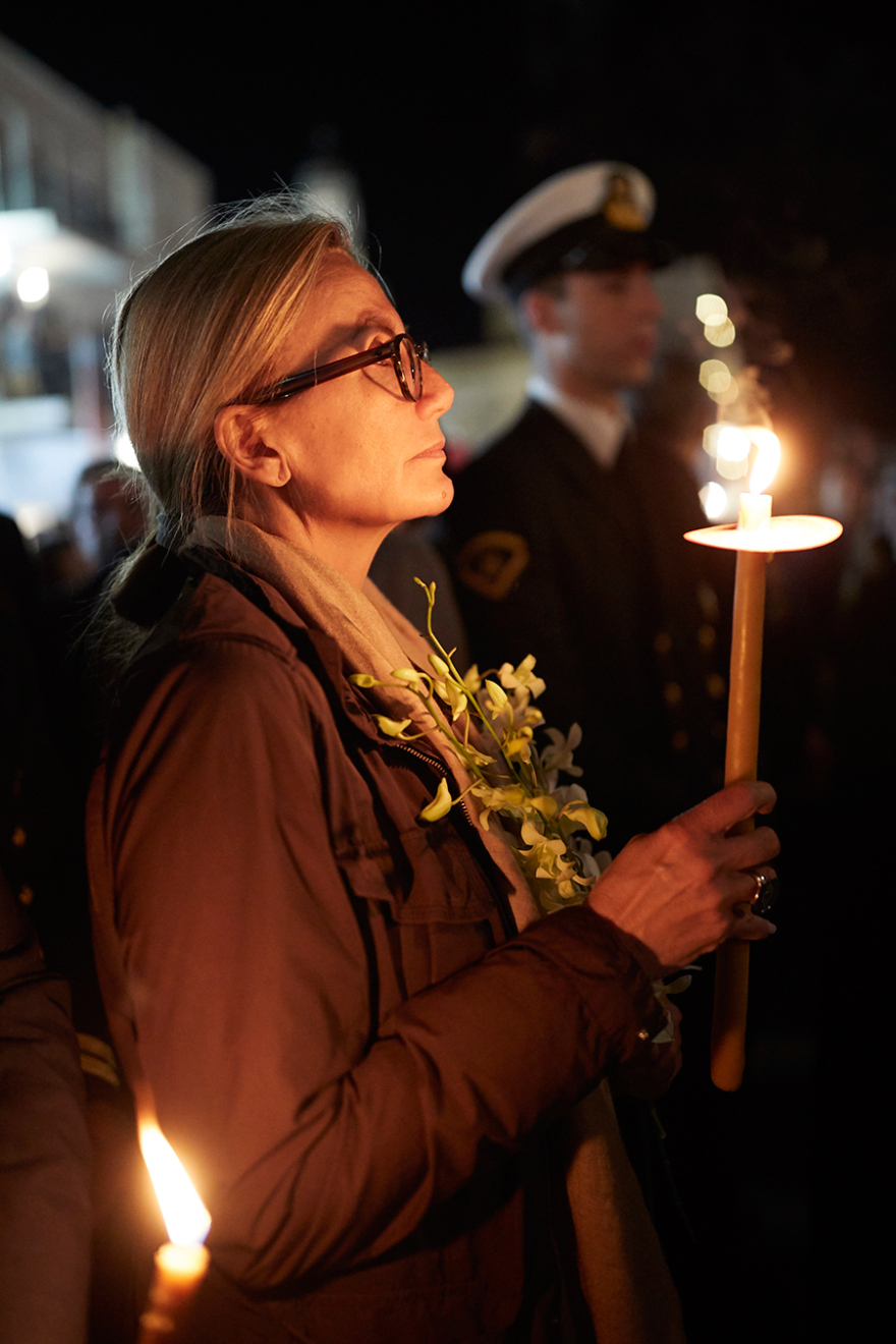 Στον Επιτάφιο της Τήνου ο Κυριάκος Μητσοτάκης - Δείτε φωτογραφίες και βίντεο