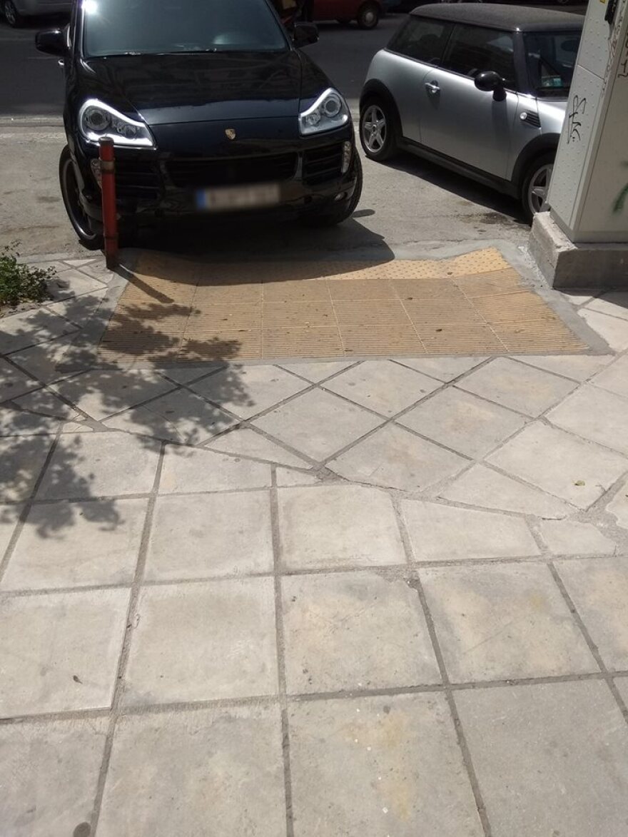 Θεσσαλονίκη: Πόρσε «έκλεισε» τη ράμπα για ΑμΕΑ