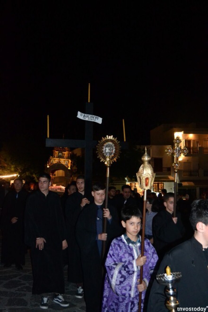 Στον Επιτάφιο της Τήνου ο Κυριάκος Μητσοτάκης - Δείτε φωτογραφίες και βίντεο