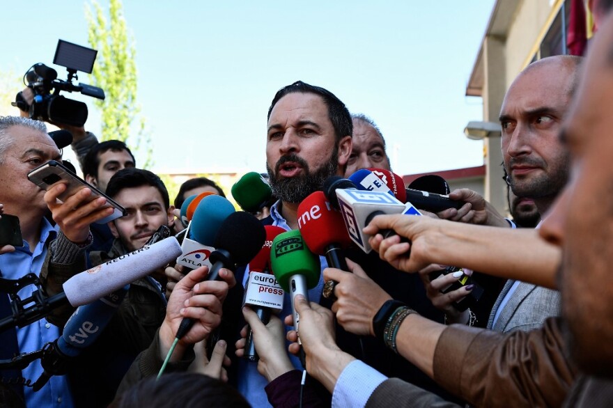 Στις κάλπες οι Ισπανοί για τις βουλευτικές εκλογές