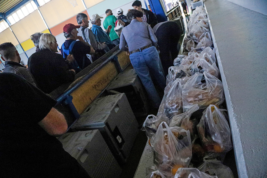 Γέμισε το Ρουφ για το πασχαλινό γεύμα αγάπης του Δήμου Αθηναίων