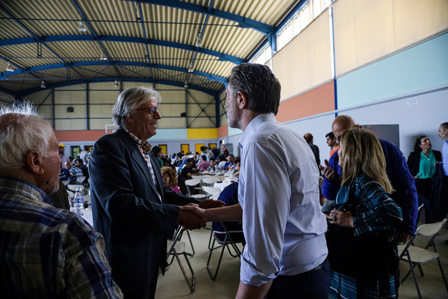 Γέμισε το Ρουφ για το πασχαλινό γεύμα αγάπης του Δήμου Αθηναίων