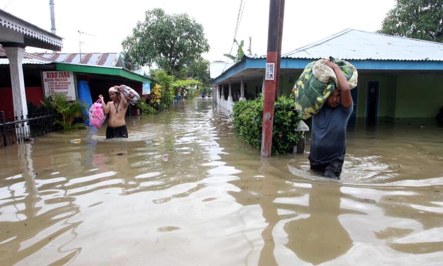 Ινδονησία: Τουλάχιστον 17 νεκροί από τις σαρωτικές πλημμύρες