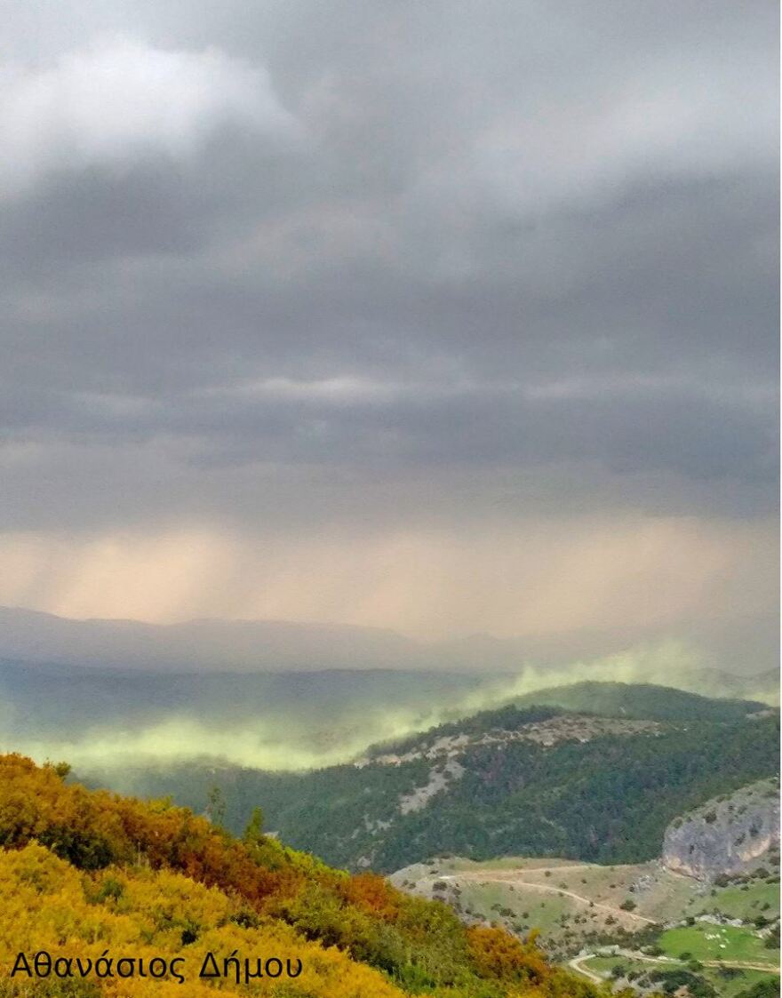 Το... Βόρειο Σέλας στην Ελασσόνα - Εντυπωσιακές εικόνες