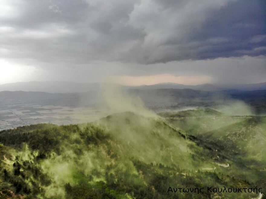 Το... Βόρειο Σέλας στην Ελασσόνα - Εντυπωσιακές εικόνες