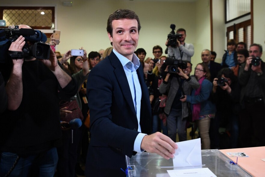 Στις κάλπες οι Ισπανοί για τις βουλευτικές εκλογές