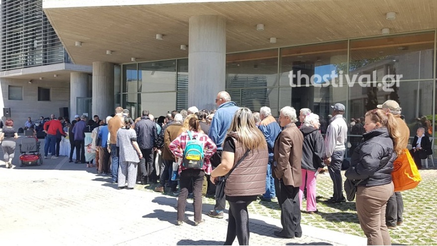 Γέμισε το Ρουφ για το πασχαλινό γεύμα αγάπης του Δήμου Αθηναίων