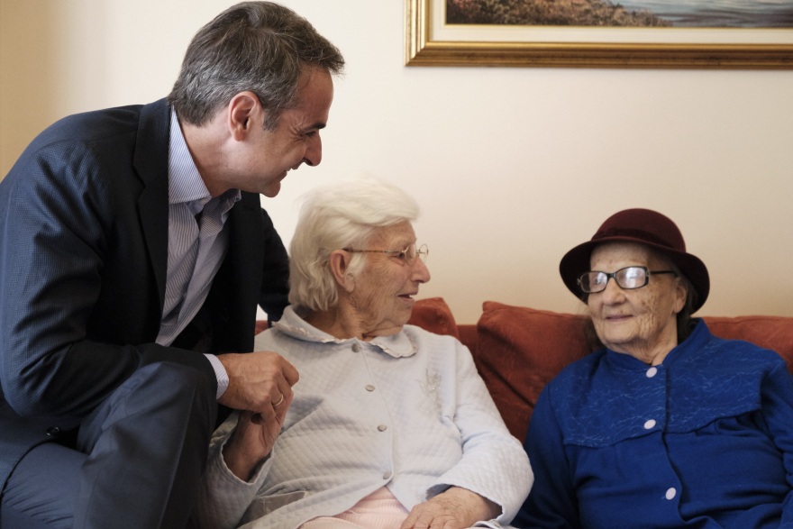 Ο Μητσοτάκης δεσμεύτηκε για ενίσχυση του πραγματικού εισοδήματος των ηλικιωμένων