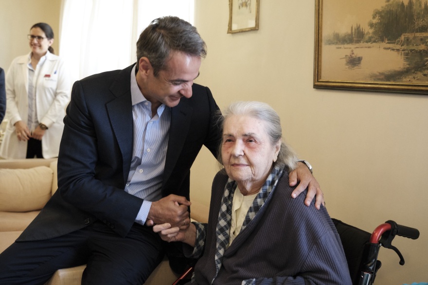 Ο Μητσοτάκης δεσμεύτηκε για ενίσχυση του πραγματικού εισοδήματος των ηλικιωμένων