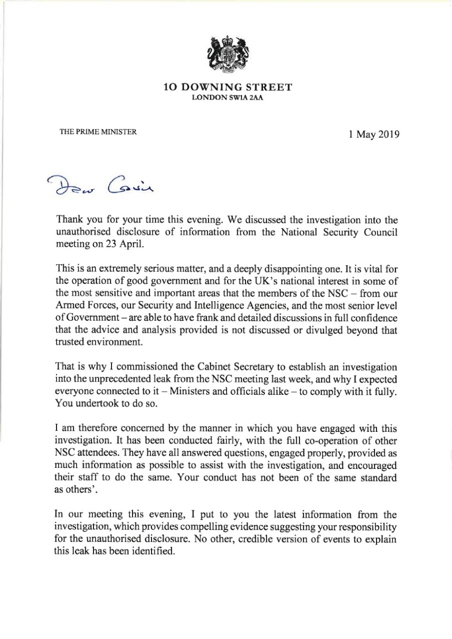 Μέι για αποπομπή υπουργού Άμυνας: «Έχω ακλόνητες αποδείξεις για τη διαρροή»