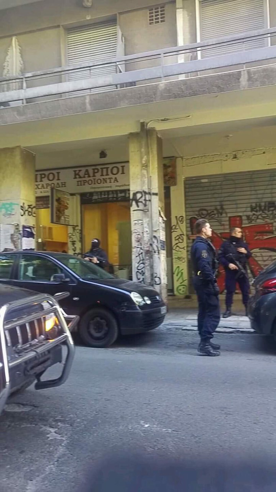 Εξάρχεια: Χειροπέδες σε Αλβανούς που γέμιζαν ναρκωτικά στην Αθήνα - Κατασχέθηκαν 155 κιλά χασίς