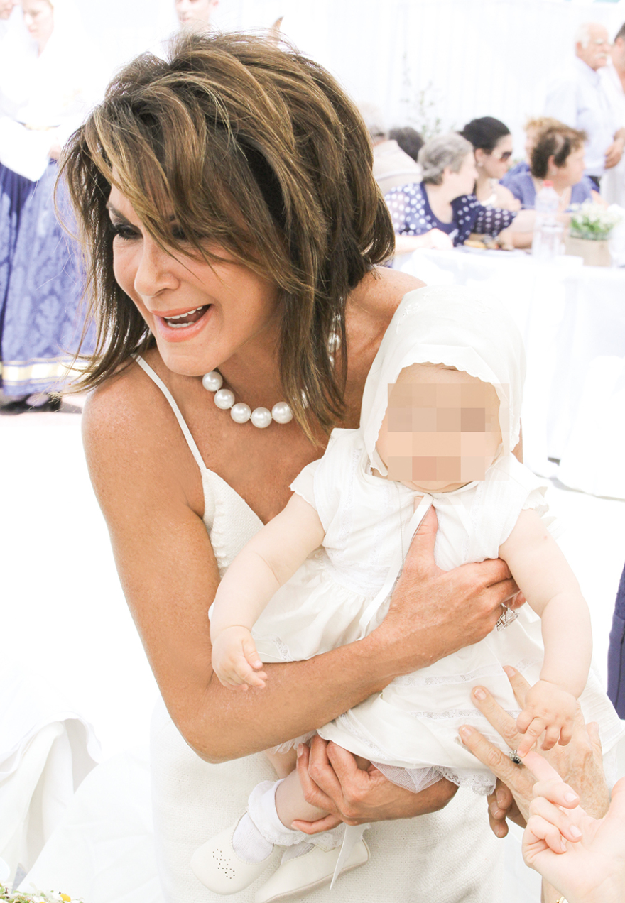 Lady G: Γιαγιά για τρίτη φορά