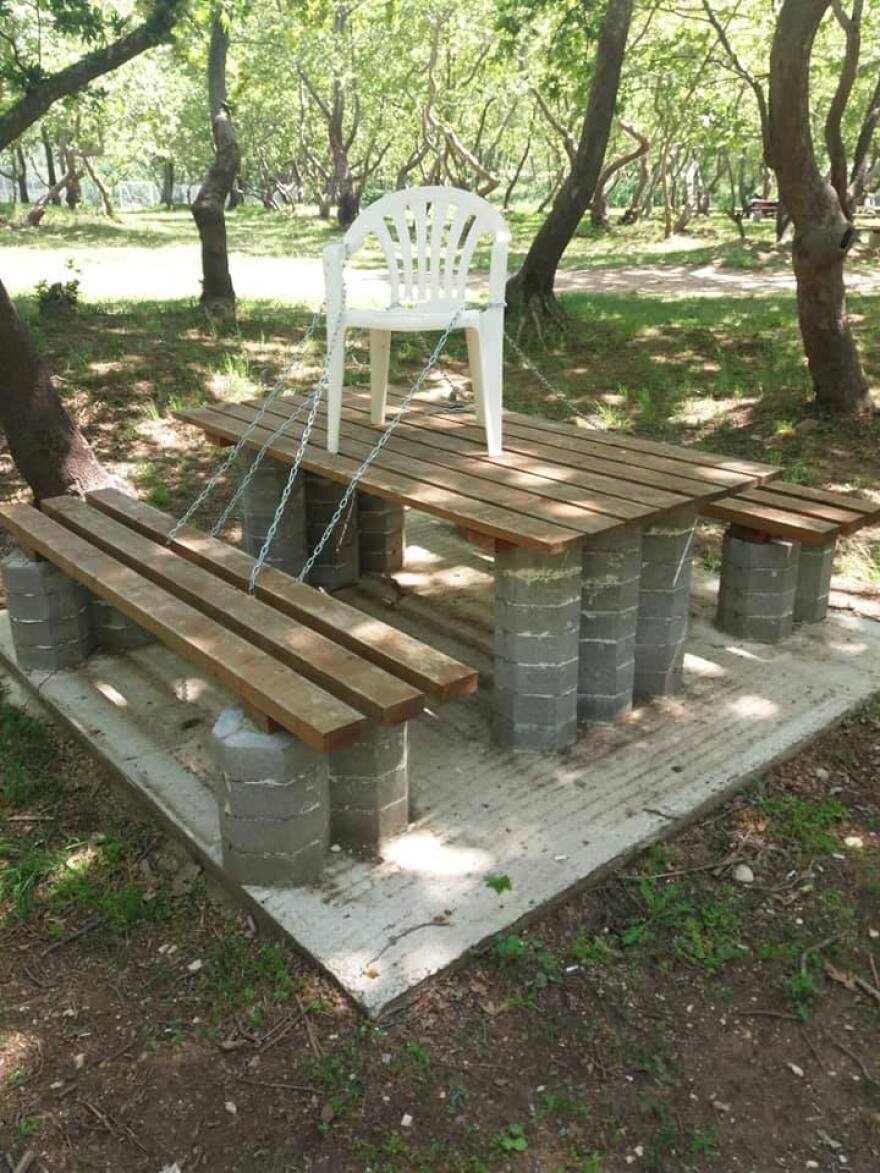 Αλεξανδρούπολη: Τραγελαφικές εικόνες από τα... «ρεζερβέ» της Πρωτομαγιάς σε πάρκα