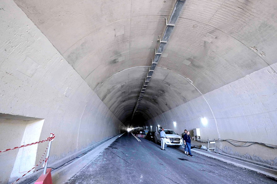 Ο Τσίπρας εγκαινιάζει... εργοτάξια στην Κρήτη