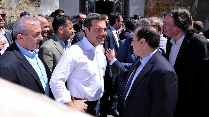 Ο Τσίπρας εγκαινιάζει... εργοτάξια στην Κρήτη