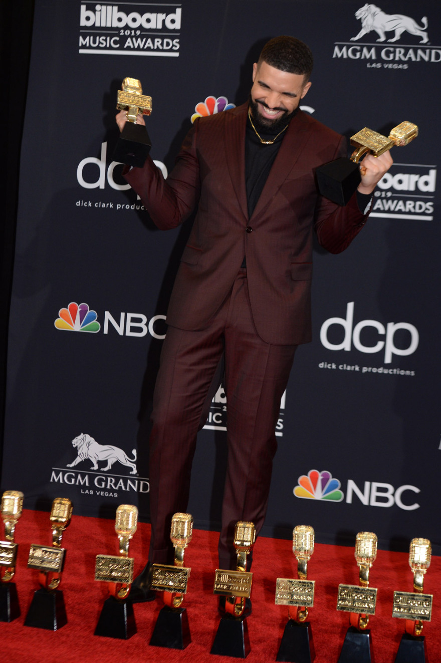 Οι πιο σέξι εμφανίσεις στα φετινά Billboard Awards 