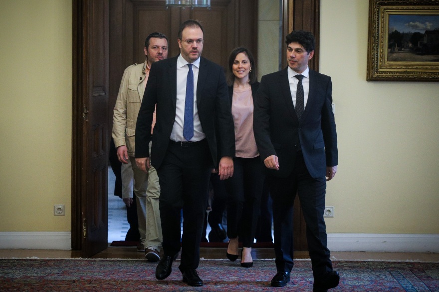 Ο Θανάσης Θεοχαρόπουλος ορκίσθηκε υπουργός Τουρισμού