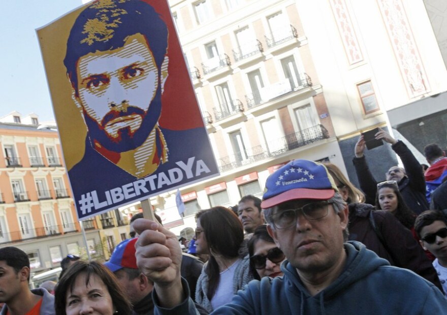 Λεοπόλδο Λόπεζ: Ο μέντορας του Γκουαϊδό είναι απόφοιτος του Χάρβαρντ 