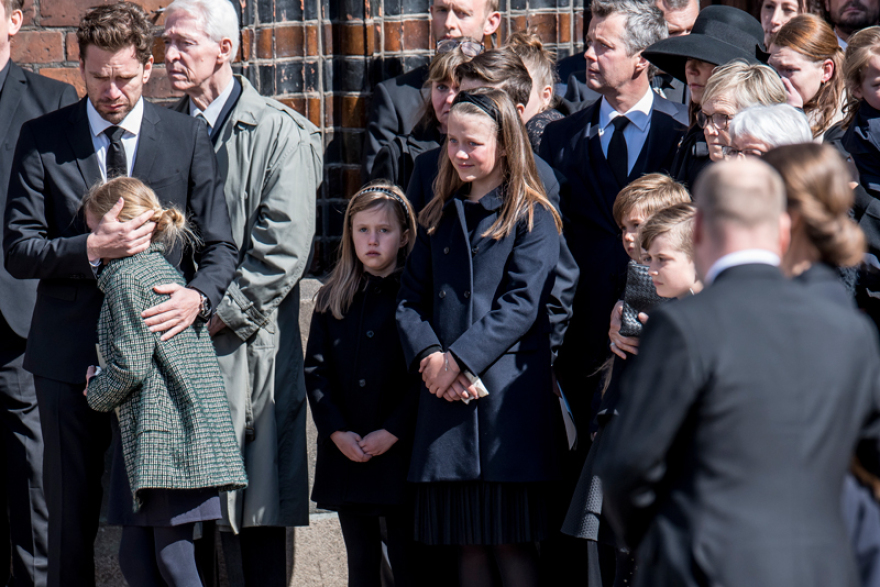 Μακελειό στη Σρι Λάνκα: Θλίψη στην κηδεία των τριών παιδιών του δισεκατομμυριούχου της Asos