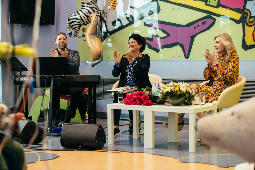 H Άλκηστις Πρωτοψάλτη διάβασε παραμύθι στα παιδιά του Συλλόγου «Ελπίδα»