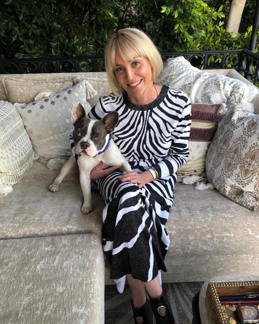 Η Σάρον Στόουν άλλαξε look και κέρδισε τις εντυπώσεις 