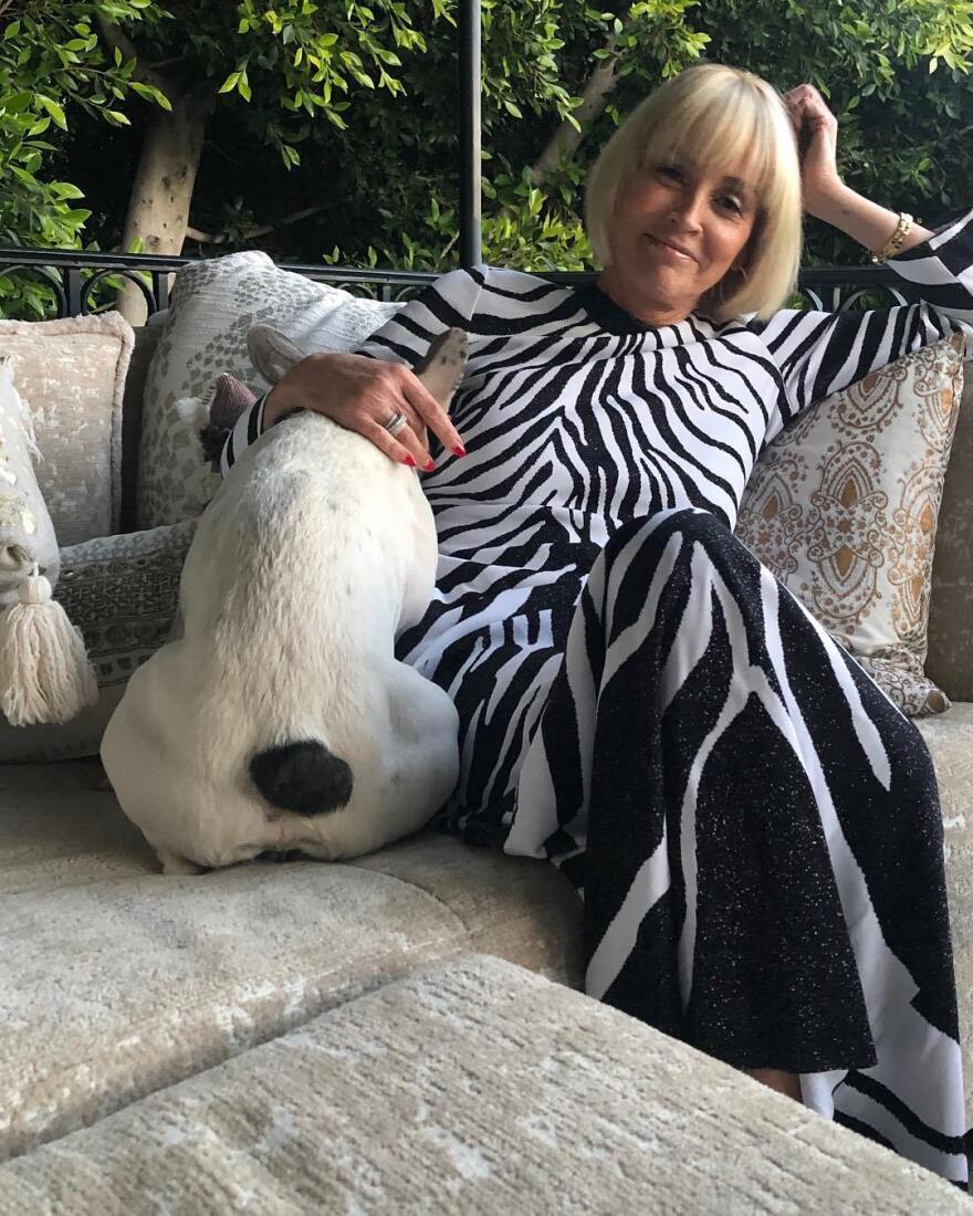 Η Σάρον Στόουν άλλαξε look και κέρδισε τις εντυπώσεις 