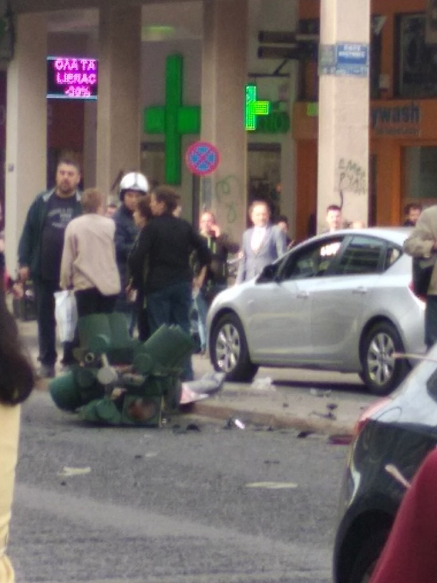 Εικόνες - σοκ από το τροχαίο στην Πατησίων: Μάχη ζωής δίνουν οι δύο γυναίκες στον Ευαγγελισμό