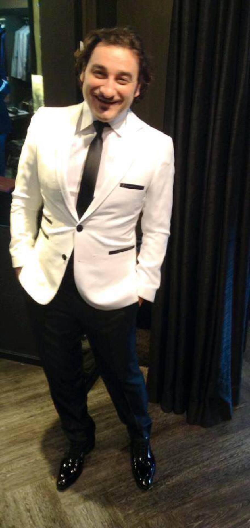 Γιώργος Παπαδόγαμβρος: O ράφτης των διασήμων έχει ντύσει 3.500 γαμπρούς