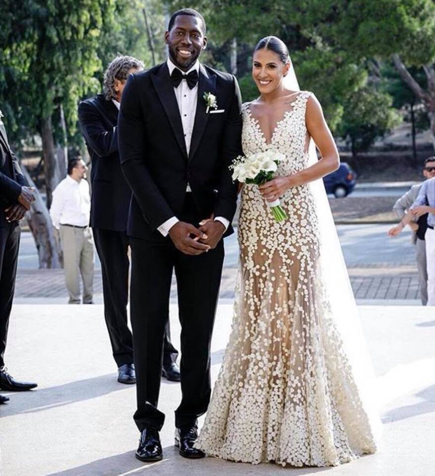 Γιώργος Παπαδόγαμβρος: O ράφτης των διασήμων έχει ντύσει 3.500 γαμπρούς