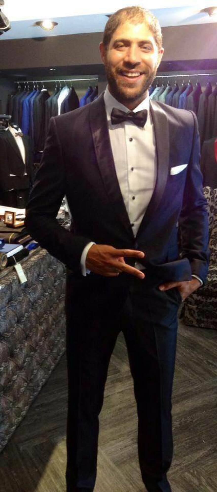 Γιώργος Παπαδόγαμβρος: O ράφτης των διασήμων έχει ντύσει 3.500 γαμπρούς