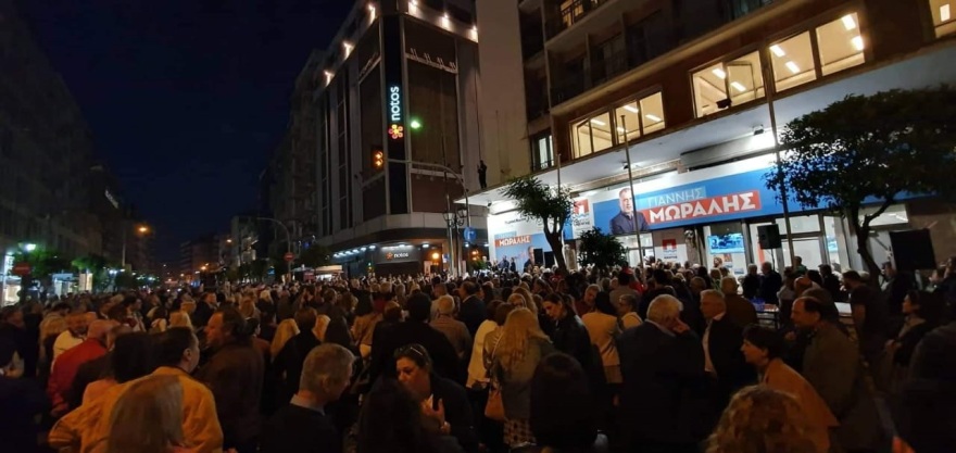 Σύνθημα νίκης από Μαρινάκη - Μώραλη στα εγκαίνια του εκλογικού κέντρου 