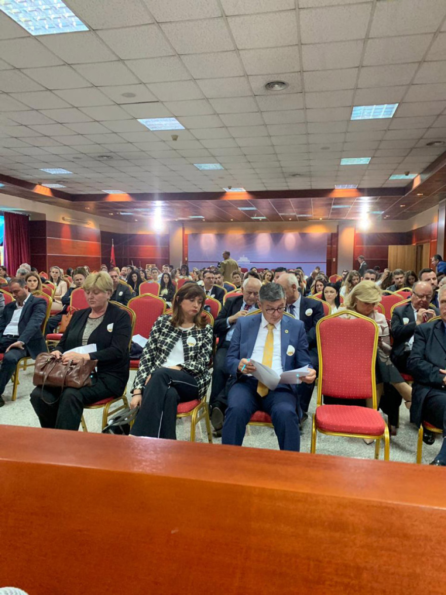 Ο Σάκης Κεχαγιόγλου τιμήθηκε από την Ένωση Ποινικολόγων Αλβανίας 