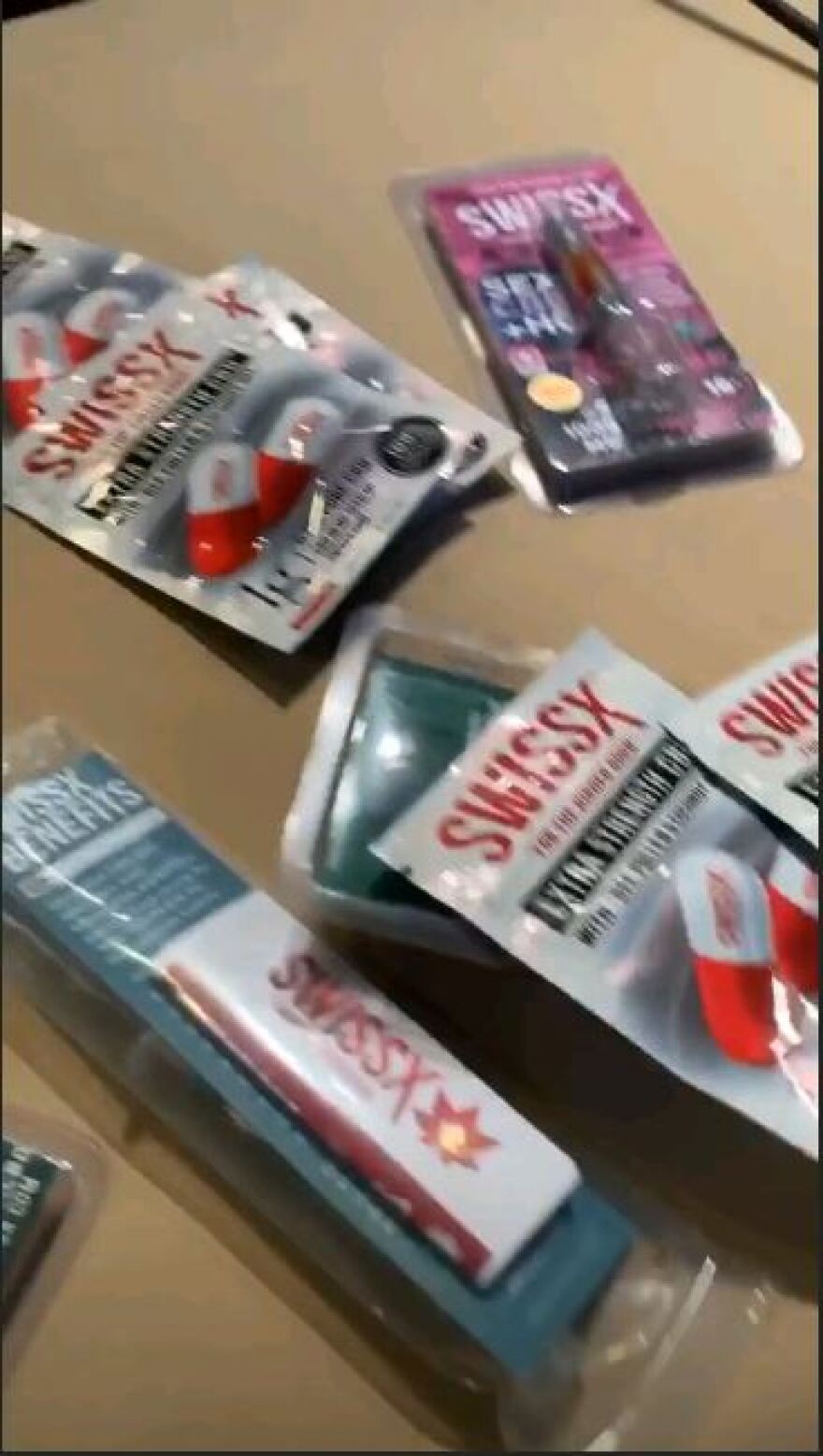 Ο Άλκης Δαυίδ... το γλεντάει μετά τη σύλληψη για κάνναβη στην Καραϊβική