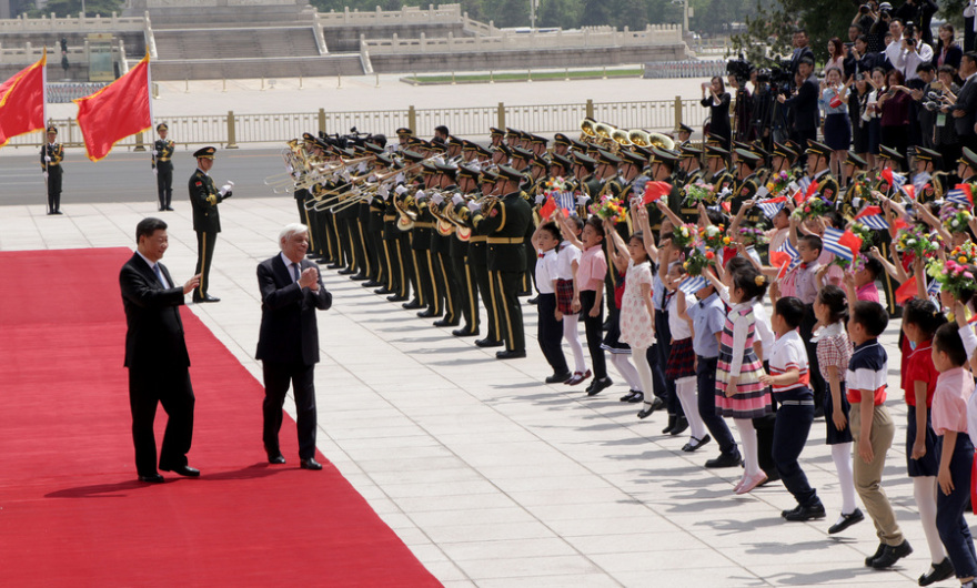 Κίνα: Θερμή υποδοχή Παυλόπουλου από τον Σι Τζινπίνγκ