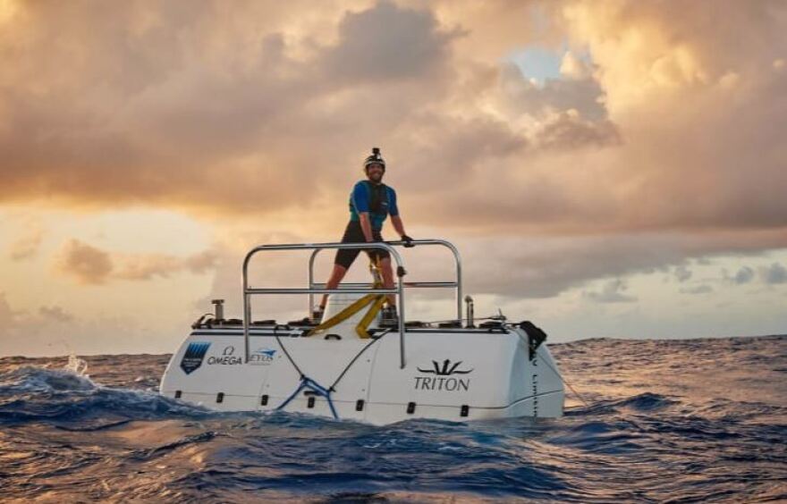 Έκανε τη βαθύτερη κατάδυση στην ιστορία στην Τάφρο των Μαριάνων και βρήκε στον βυθό... σκουπίδια!