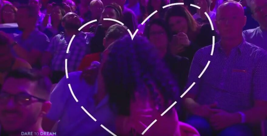 Eurovision 2019: Η επιστροφή της Ντάνα Ιντερνάσιοναλ και τα καυτά γκέι φιλιά