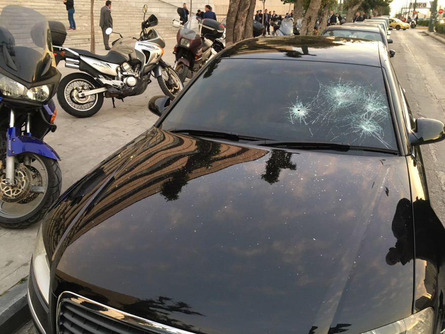  Κουκουλοφόροι επιτέθηκαν σε εκδηλώσεις της ΝΔ σε Αθήνα  - Θεσσαλονίκη 