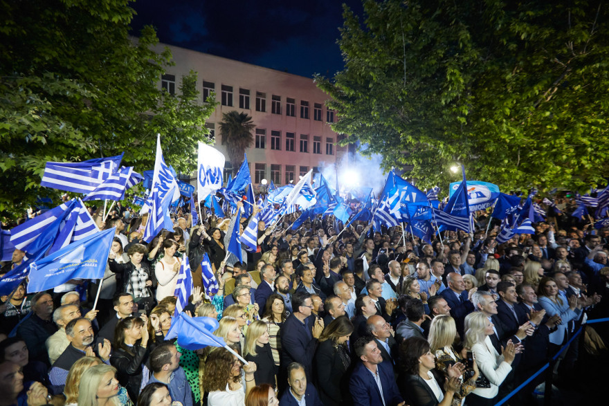 Μητσοτάκης στη Λάρισα: Δεν θα ακολουθήσω τον Τσίπρα - Αυτός διχάζει, εγώ ενώνω