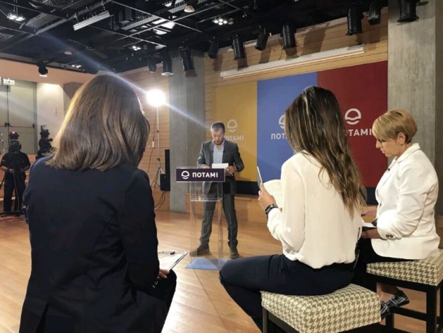 Θεοδωράκης: Δεν θέλουμε πολιτικούς ηγέτες «ναιμεναλλάδες» 